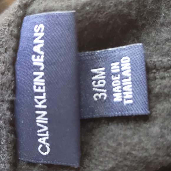 Calvin Klein Kids Size 3-6M Red Black Sweat Shirt and Sweat Pants Set - Picture 7 of 11